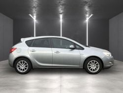 Silber Gebraucht 2012 Opel Astra Design Edition Limousine | 3.490 € (Superpreis)