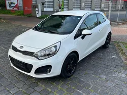 Weiß Gebraucht 2012 Kia Rio Spirit Kleinwagen | 5.490 € (Fairer Preis)