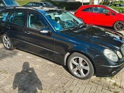 Schwarz Gebraucht 2006 Mercedes E280 Avantgarde Kombi | 3.200 € (Guter Preis)