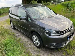 Grau Gebraucht 2013 VW Touran Life Van / Kleinbus | 6.800 € (Superpreis)