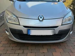 Silber Gebraucht 2011 Renault Mégane III Limousine | 5.900 € (Guter Preis)