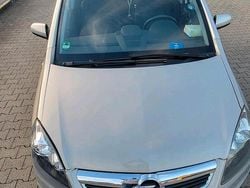 Gold Gebraucht 2005 Opel Zafira Van / Kleinbus | 2.850 € (Fairer Preis)