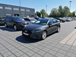 Grau Gebraucht 2023 Audi A3 Limousine | 23.490 € (Guter Preis)