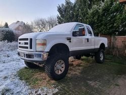 Weiß Gebraucht 2008 Ford F250 Abholung | 35.000 €