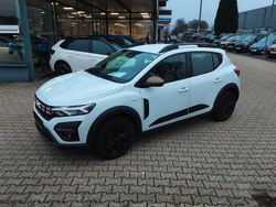 Weiß Gebraucht 2025 Dacia Sandero Expression Limousine | 16.390 € (Guter Preis)