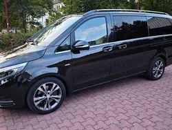 Schwarz Gebraucht 2016 Mercedes V220 Avantgarde Edition Van / Kleinbus | 24.200 € (Teuer)