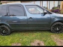 Grau Gebraucht 2009 Skoda Roomster Van / Kleinbus | 2.000 € (Fairer Preis)