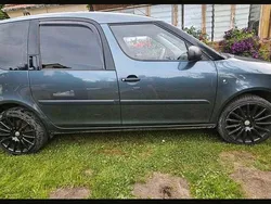 Grau Gebraucht 2009 Skoda Roomster Kombi | 2.000 € (Fairer Preis)