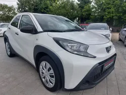 Weiß Gebraucht 2022 Toyota Aygo Basis Kleinwagen | 12.999 € (Guter Preis)