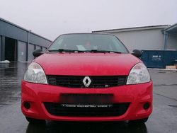 Rot Gebraucht 2011 Renault Clio II Kleinwagen | 2.100 €
