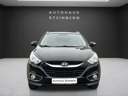 Schwarz (metallic) Gebraucht 2012 Hyundai ix35 Style SUV | 13.950 € (Etwas zu teuer)