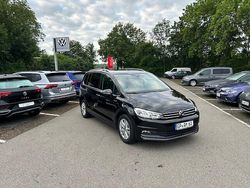 Deep black perleffekt Gebraucht 2023 VW Touran Highline Van / Kleinbus | 33.288 € (Fairer Preis)