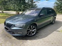 Grau Gebraucht 2018 Skoda Superb Kombi | 17.990 €