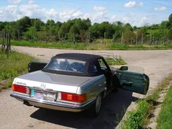Silber Gebraucht 1988 Mercedes SL300 Cabrio | 42.400 €