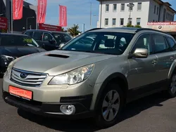 Gold Gebraucht 2011 Subaru Outback SUV | 5.900 € (Fairer Preis)