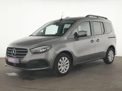 Chromitgrau Gebraucht 2023 Mercedes 180 Progressive Limousine | 25.995 € (Fairer Preis)