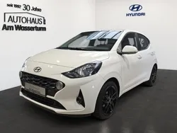 Weiß Gebraucht 2023 Hyundai i10 Trend Kleinwagen | 16.999 € (Etwas zu teuer)