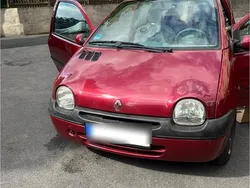 Rot Gebraucht 2005 Renault Twingo Kleinwagen | 1.800 €
