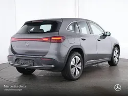 Mountain grau Gebraucht 2024 Mercedes EQA250 Advanced SUV | 33.990 € (Fairer Preis)