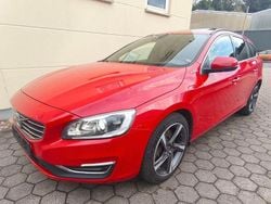 Rot Gebraucht 2015 Volvo V60 Summum Kombi | 5.990 € (Guter Preis)