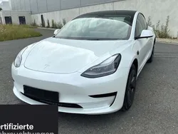 Weiß Gebraucht 2023 Tesla Model 3 Limousine | 32.300 € (Fairer Preis)