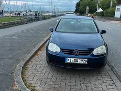 Blau Gebraucht 2005 VW Golf V Kleinwagen | 3.900 € (Etwas zu teuer)