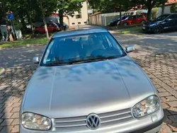 Grau Gebraucht 2003 VW Golf IV Basis Limousine | 3.600 € (Etwas zu teuer)
