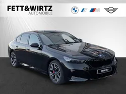 Saphirschwarz metallic Gebraucht 2025 BMW i5 Comfort Edition Limousine | 66.490 €