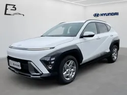 Atlas white Gebraucht 2024 Hyundai Kona Trend SUV | 28.990 € (Superpreis)