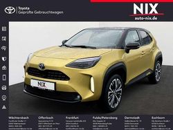 Warm gold metallic, dach schwarz Gebraucht 2022 Toyota Yaris Hybrid Elegant | 24.380 € (Etwas zu teuer)