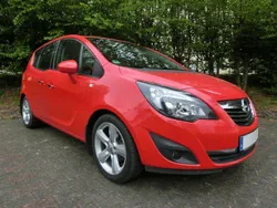 Magma rot Gebraucht 2011 Opel Meriva Innovation Van / Kleinbus | 5.500 € (Guter Preis)