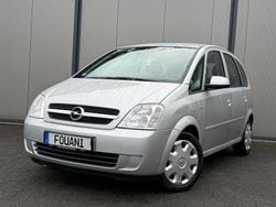 Silber Gebraucht 2005 Opel Meriva Edition Van / Kleinbus | 3.999 € (Teuer)
