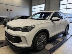 Weiß Gebraucht 2024 VW Tiguan Design SUV | 32.500 € (Guter Preis)
