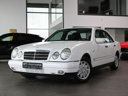 Weiß Gebraucht 1995 Mercedes E200 Elegance Limousine | 7.900 €