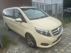 Beige Gebraucht 2016 Mercedes V220 Van / Kleinbus | 16.990 €
