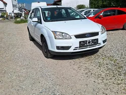 Weiß Gebraucht 2007 Ford Focus Kombi | 2.300 € (Guter Preis)
