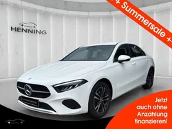 Weiß Gebraucht 2024 Mercedes A250 Progressive Limousine | 32.780 € (Etwas zu teuer)