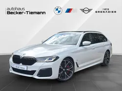 Weiß Gebraucht 2021 BMW 540 M Sport Kombi | 44.877 € (Fairer Preis)