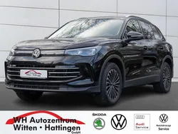 Deep black perleffekt Gebraucht 2024 VW Tiguan Elegance SUV | 37.897 € (Guter Preis)