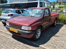 Rot Gebraucht 1996 Opel Monterey SUV | 5.500 €