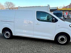 Weiß Gebraucht 2022 Opel Vivaro Edition Van / Kleinbus | 17.500 € (Guter Preis)