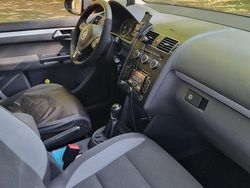 Silber Gebraucht 2013 VW Touran Van / Kleinbus | 9.700 € (Etwas zu teuer)