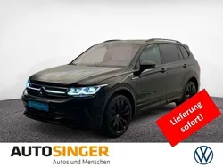 Deep black perleffekt Gebraucht 2024 VW Tiguan Allspace R-line SUV | 55.480 €