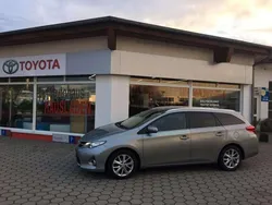 New medium silver Gebraucht 2013 Toyota Auris Life+ Kombi | 9.900 € (Fairer Preis)