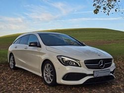 Weiß Gebraucht 2017 Mercedes CLA220 AMG line Limousine | 14.590 € (Superpreis)