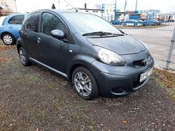 Grau Gebraucht 2011 Toyota Aygo Edition Kleinwagen | 2.999 € (Guter Preis)