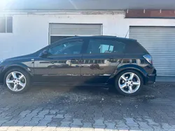 Schwarz Gebraucht 2007 Opel Astra Kleinwagen | 2.499 € (Fairer Preis)