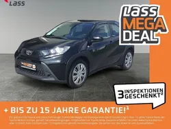 Schwarz Gebraucht 2023 Toyota Aygo X-play Kleinwagen | 15.280 € (Fairer Preis)