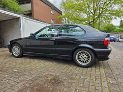 Schwarz Gebraucht 1998 BMW 323 Compact Exclusive Kleinwagen | 10.500 €