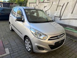Sleek silver Gebraucht 2012 Hyundai i10 Edition Kleinwagen | 4.299 € (Fairer Preis)